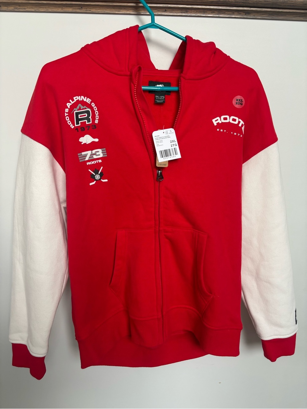 Roots BNWT Kids Red and White Zip-Up Hoodie with Alpine Graphics